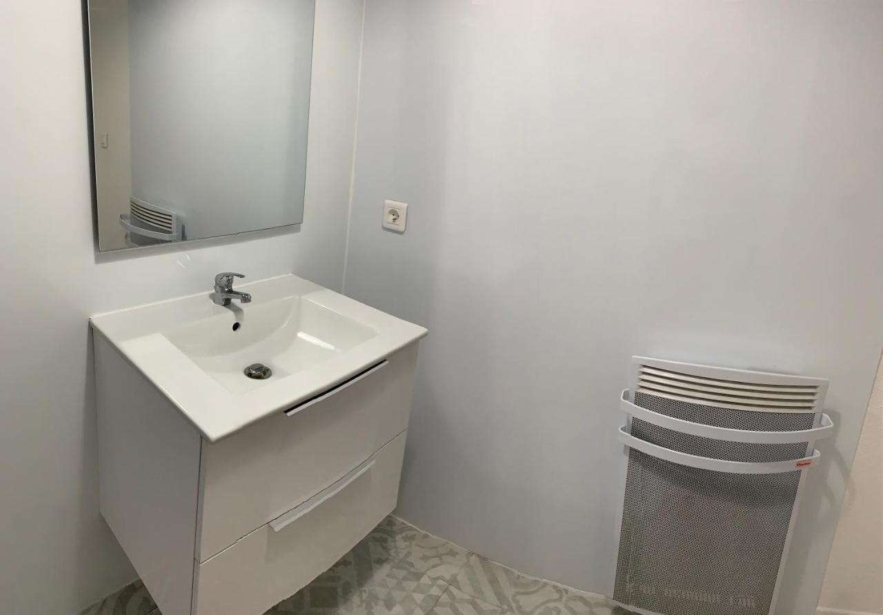 Appartement 2Eme Etage 42M2 Hyper Centre Ville / Parking Gratuit Riom Exteriér fotografie