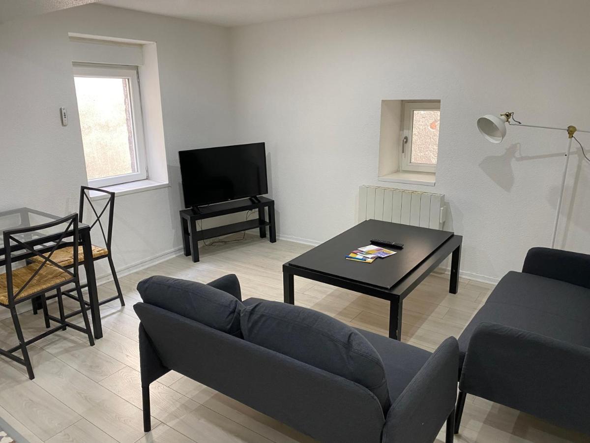Appartement 2Eme Etage 42M2 Hyper Centre Ville / Parking Gratuit Riom Exteriér fotografie
