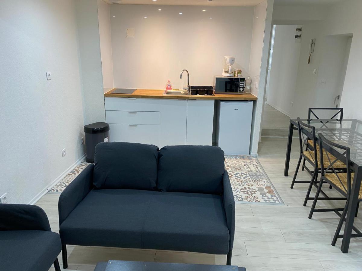 Appartement 2Eme Etage 42M2 Hyper Centre Ville / Parking Gratuit Riom Exteriér fotografie
